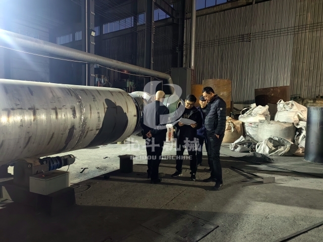 冬夜將至,湖北客戶(hù)抵廠考察連續(xù)式稻殼炭化設(shè)備