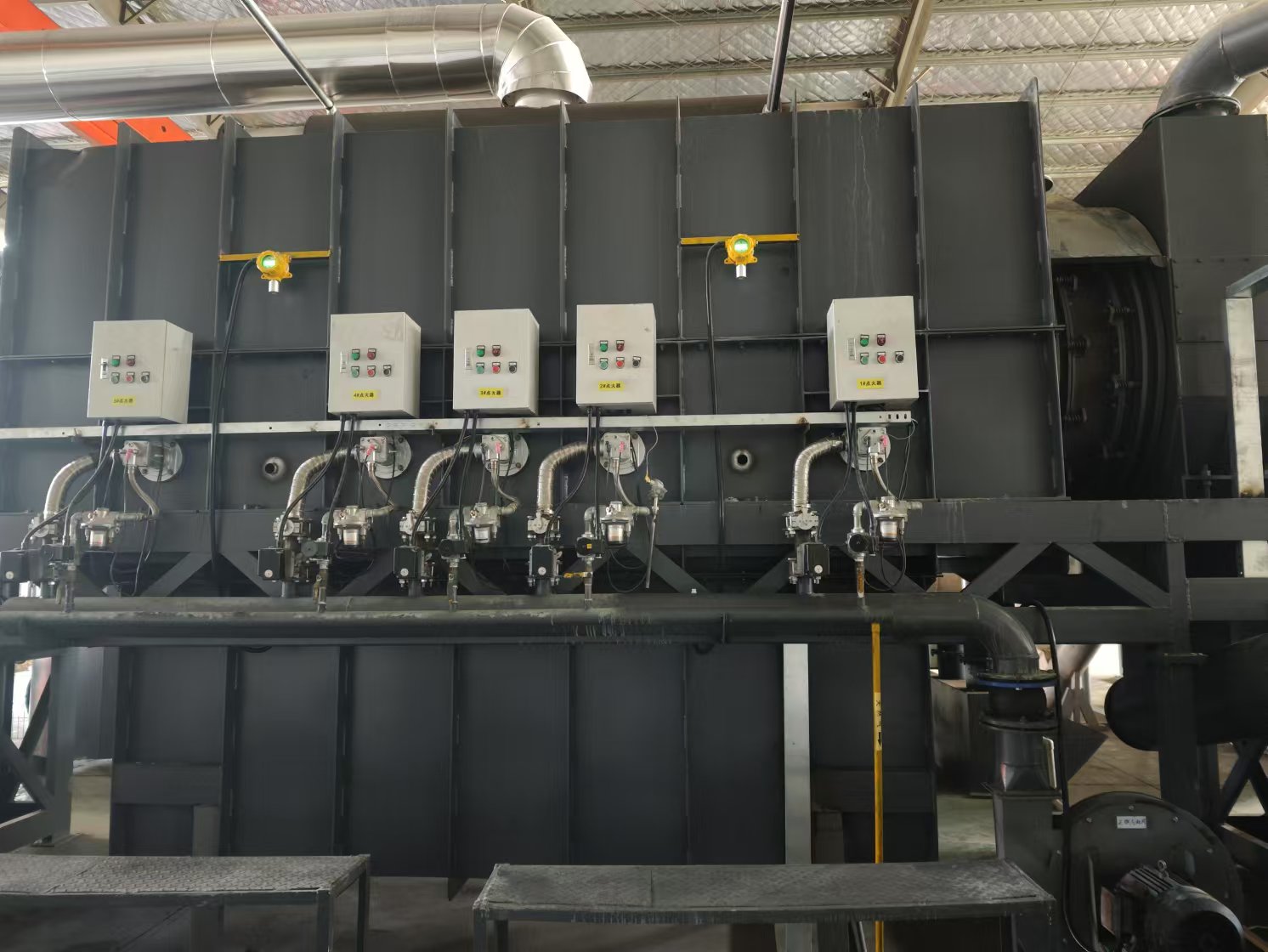 30分鐘連續式炭化設備將原料轉化為炭粉